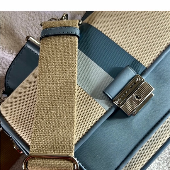 Authentic NWOT Michael Kors bag. - Picture 4 of 4